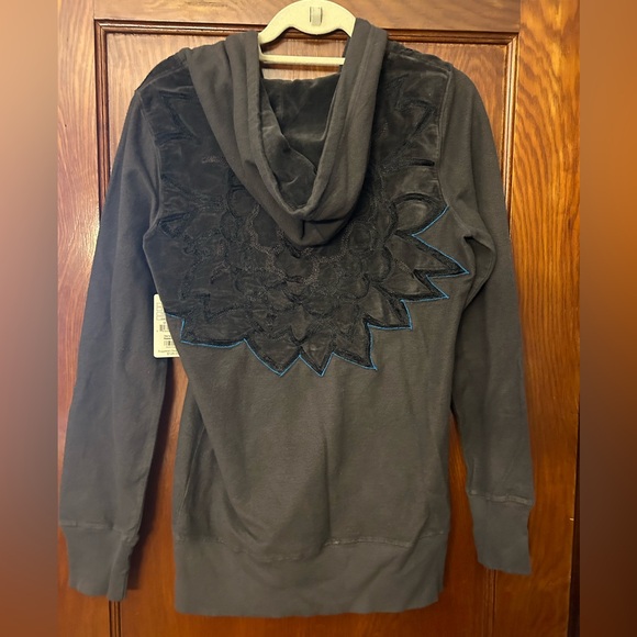 Free People Gray Embroidered Floral Hoodie Sweatshirt Medium NWT - Picture 2 of 6